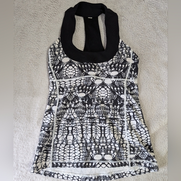 Lululemon Scoop Neck Tank - Picture 3 of 6